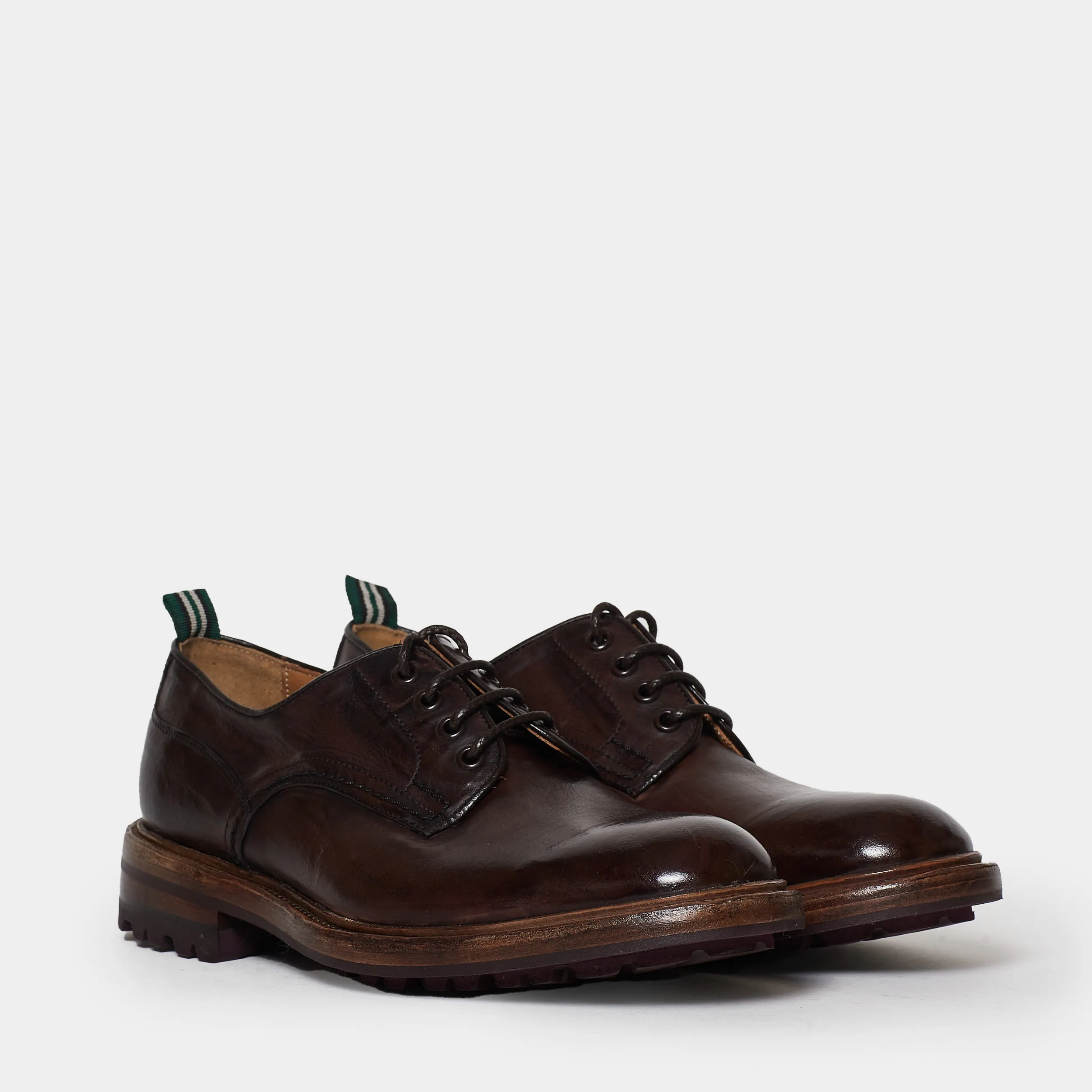 Derby laced shoes