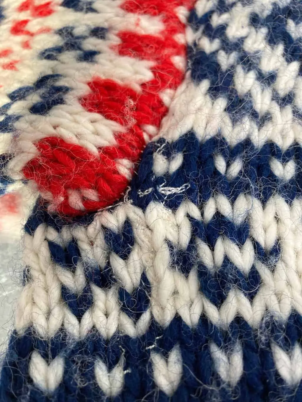 Vintage Scandi cardigan hand knitted in red, blue and white – Medium